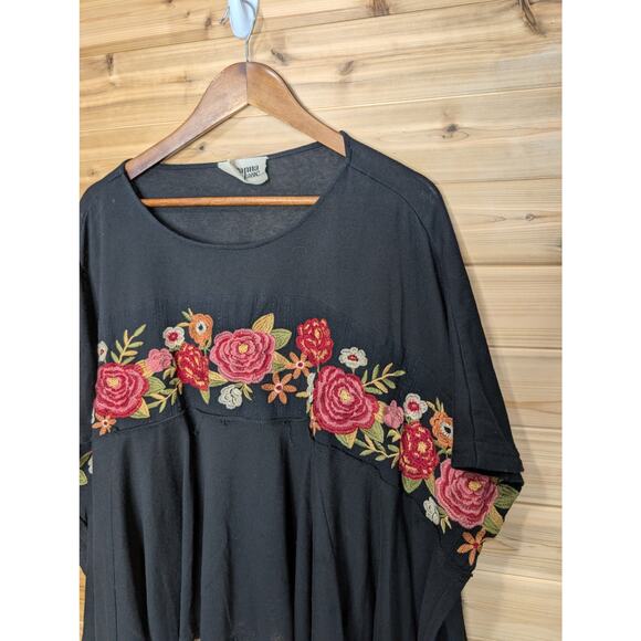 Savanna Jane Top Womens Medium/Large Black Embroidered Poncho Top Boho - Picture 2 of 8